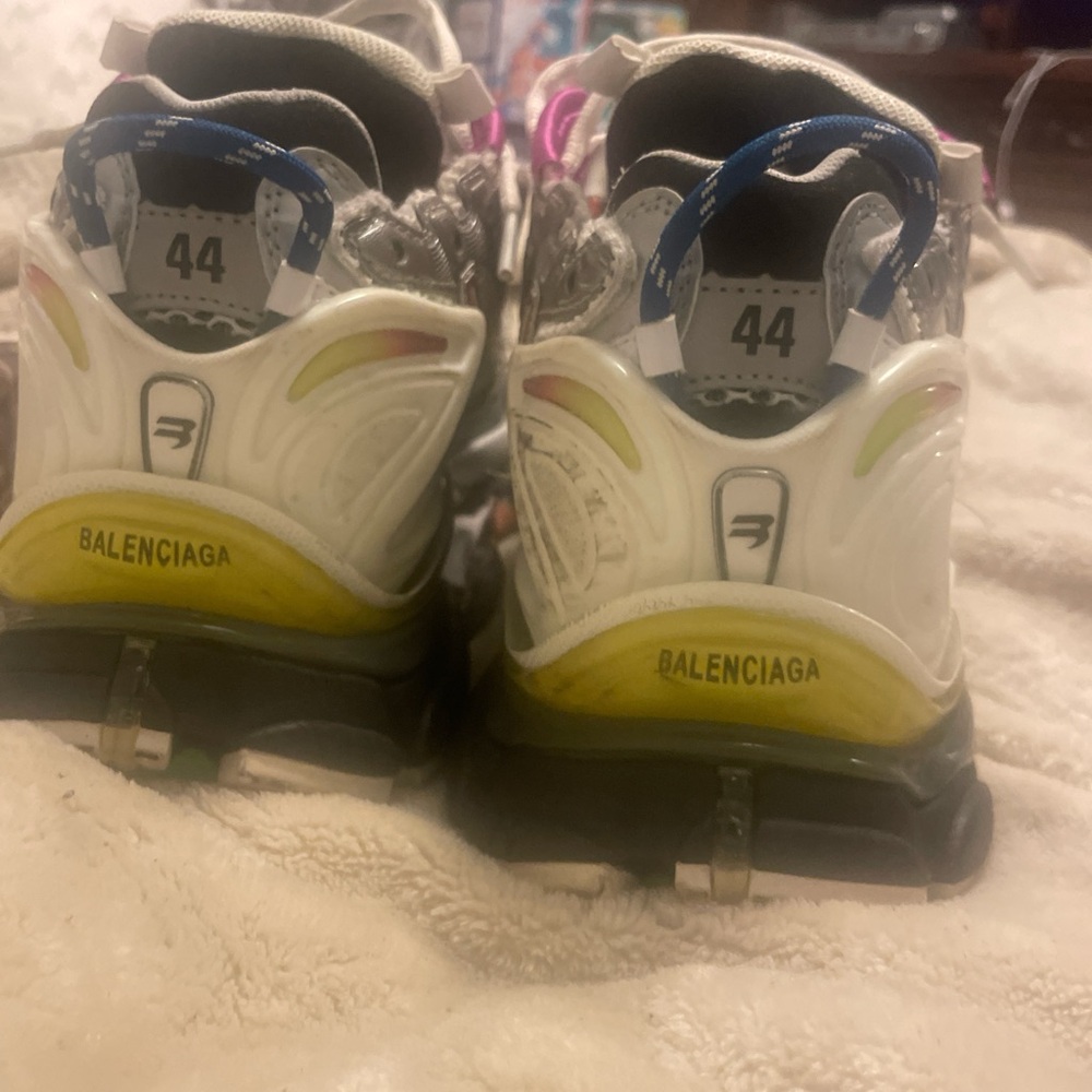 Balenciaga Kids' White and Red Sneakers - Picture 2 of 11